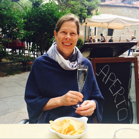 Meet your Posher, Nancy - Picture 3 of 3